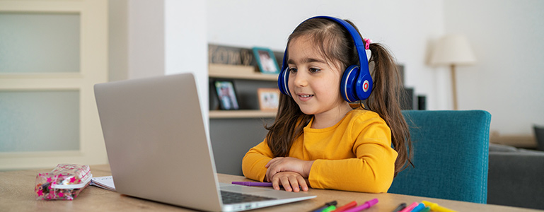 girl on computer