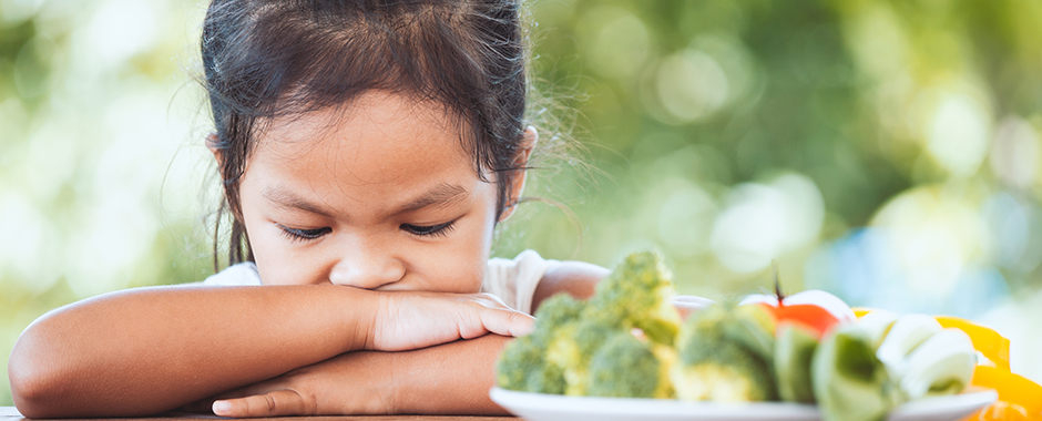 child does not like to eat vegetables and refuse to eat